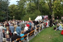 unveiling statue